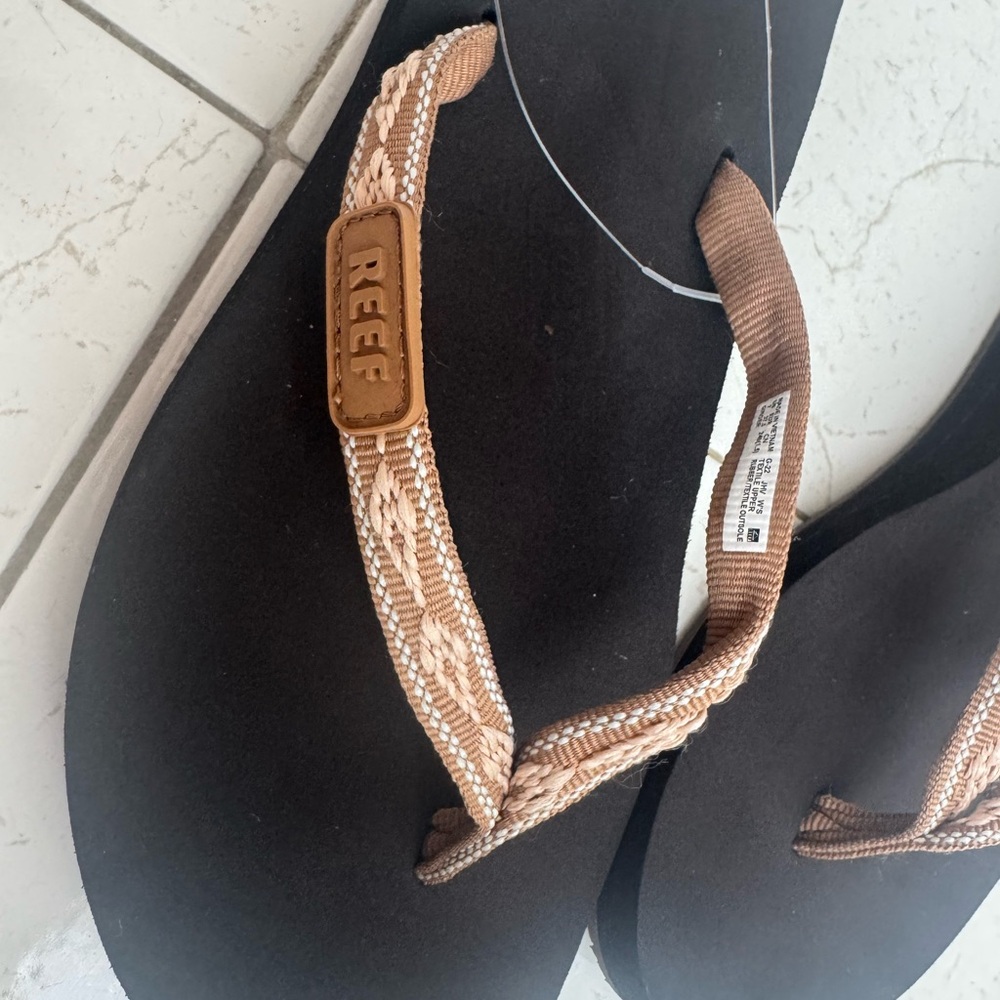 Reef Women's Ginger Brown Flip Flops - Picture 2 of 5
